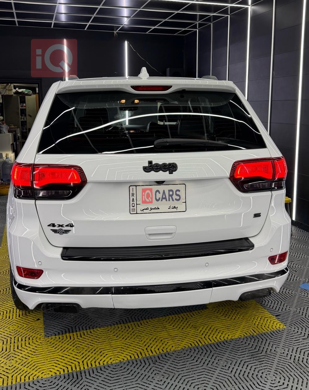 جیپ گراند شیرۆکی